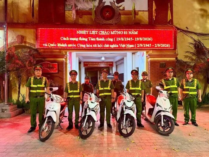 Cán bộ chiến sỹ Công an phường Ba Đình ra quân tuần tra đêm trong những ngày nghỉ lễ 2/9