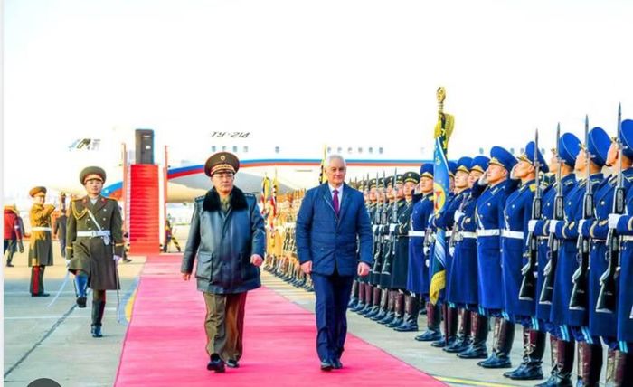 Ông được điều chuyển sang làm Phó Trưởng ban Thứ nhất Ban Công nghiệp Quân giới thuộc Ban Chấp hành Trung ương Đảng Lao động Triều Tiên.
