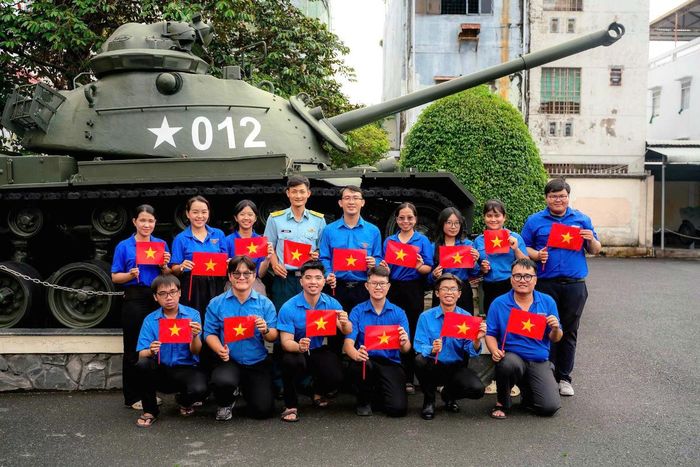 Đoàn phường Ninh Kiều tham quan tại Bảo tàng TP Cần Thơ. Ảnh HT