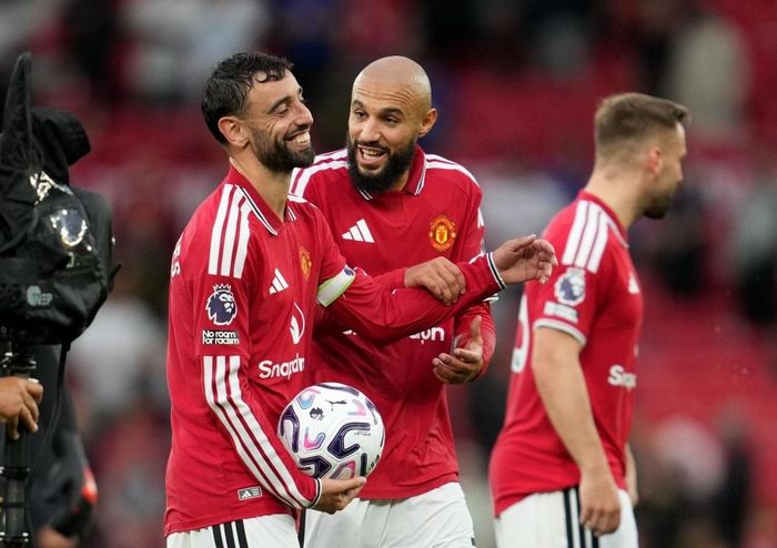  Bruno Fernandes tiếp tục là điểm tựa lớn nhất của MU khi lập hat-trick tại Old Trafford. 
