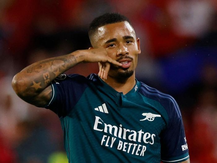 Gabriel Jesus chuẩn bị chuyển sang khoác áo Barcelona.