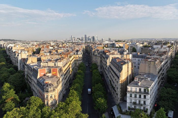  Một khu phố tại Paris, Pháp. Ảnh: Reuters. 