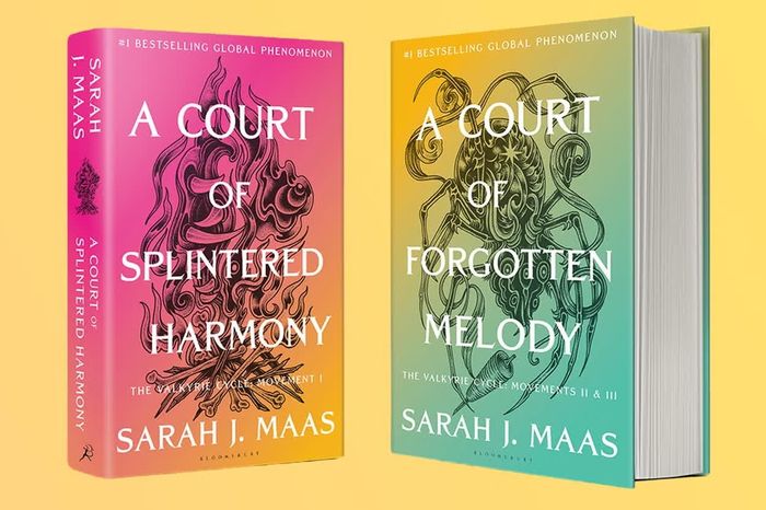 Hai cuốn sách mới nhất trong loạt truyện ACOTAR. Ảnh: Bloomsbury Publishing/The Independent.