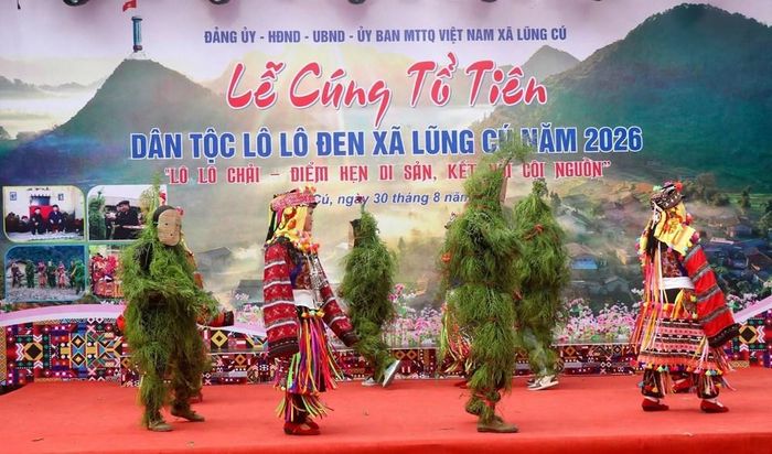Việc tổ chức Lễ cúng Tổ tiên của người Lô Lô vừa góp phần gìn giữ bản sắc văn hóa, vừa tạo thêm sức hút du lịch cho xã Lũng Cú