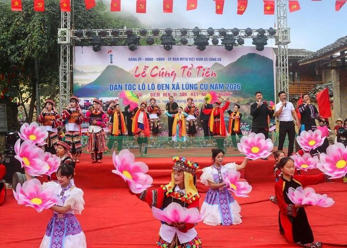 Các hoạt động tại Lễ cúng Tổ tiên giúp du khách trực tiếp tìm hiểu, trải nghiệm văn hóa đặc sắc của người Lô Lô Đen