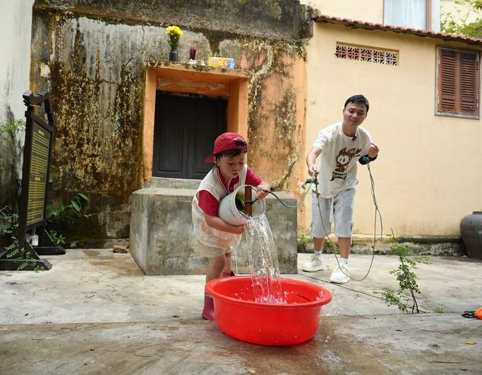 Bố Huy R và bé Đậu