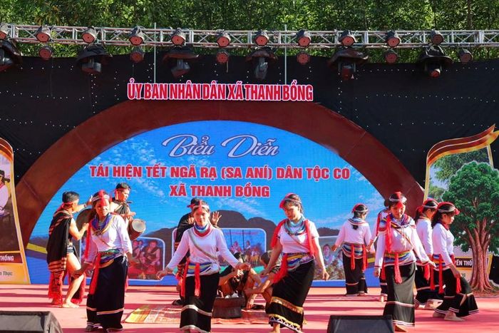 Những điệu múa truyền thống hòa cùng thanh âm núi rừng