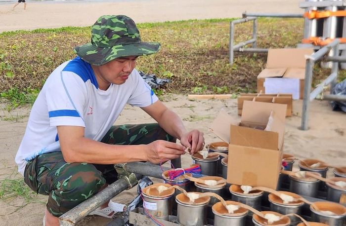 Lực lượng chức năng triển khai lắp đặt giàn pháo hoa, bảo đảm an toàn kỹ thuật