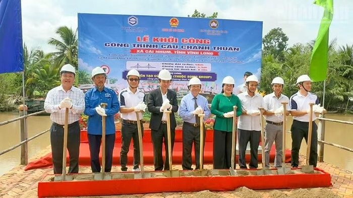 Nghi thức khởi công cầu Chánh Thuận. (Ảnh: BÁ DŨNG)