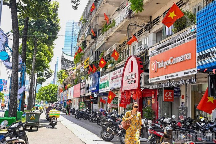 Không khí rộn ràng chào mừng Quốc khánh 2/9.