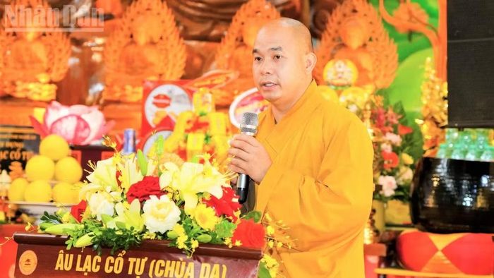 Đại đức Thích Đồng Tuệ, Trụ trì chùa Da (Âu Lạc Cổ Tự) phát biểu khai mạc buổi lễ.