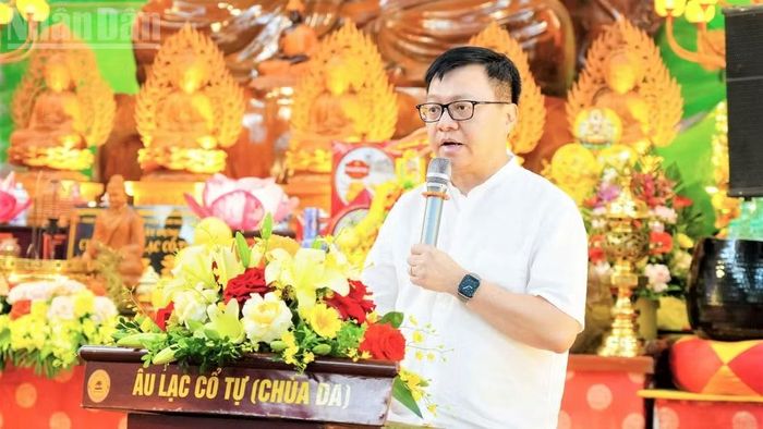 Đồng chí Lê Quốc Minh, Ủy viên Trung ương Đảng, Tổng Biên tập Báo Nhân Dân, Phó Trưởng Ban Tuyên giáo Trung ương, Chủ tịch Hội Nhà báo Việt Nam phát biểu tại buổi lễ.