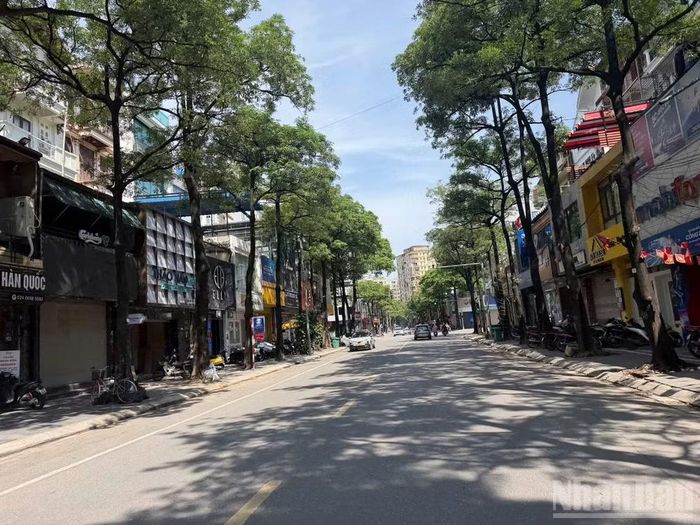 Đường phố Hà Nội trở về nét vắng vẻ trong kỳ nghỉ lễ.