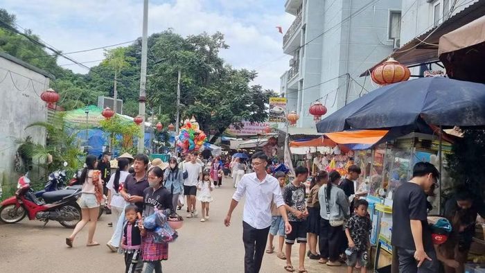 Hội chợ triển lãm hàng nông, lâm, thủy sản, thực phẩm chế biến và sản phẩm đặc trưng vùng miền kết thúc vào ngày 4/9. (Ảnh: QUỐC TUẤN)