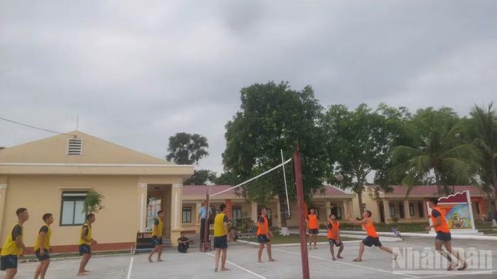 Nhiều hoạt động thiết thực, ý nghĩa, tạo khí thế thi đua sôi nổi, góp phần xây dựng môi trường văn hóa lành mạnh trong đơn vị. (Ảnh: CÔNG TUẤN)