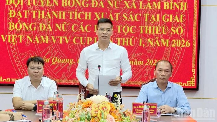 Đồng chí Nguyễn Trung Ngọc, Giám đốc Sở Văn hóa, Thể thao và Du lịch tỉnh Tuyên Quang phát biểu ý kiến tại buổi tuyên dương. (Ảnh: Kim Thoa)