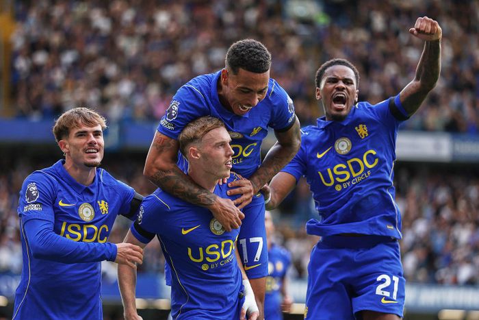 Các cầu thủ Chelsea mừng bàn thắng vào lưới Brighton. Ảnh: AP