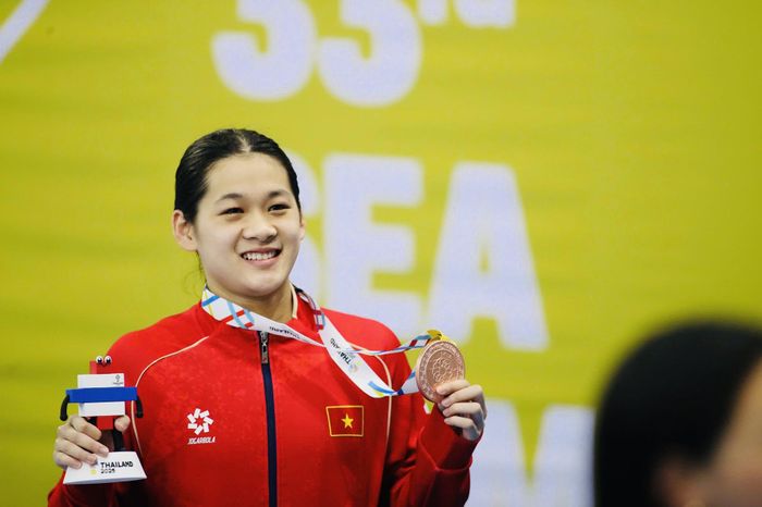 Nguyễn Thúy Hiền đang là tài năng triển vọng của đội tuyển bơi Quân đội và đội tuyển bơi Việt Nam. Ảnh: BÙI LƯỢNG 