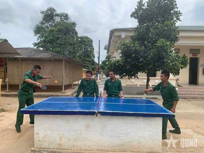 Tranh đấu môn bóng bàn của chiến sĩ Tiểu đoàn 15, Sư đoàn 324. 
