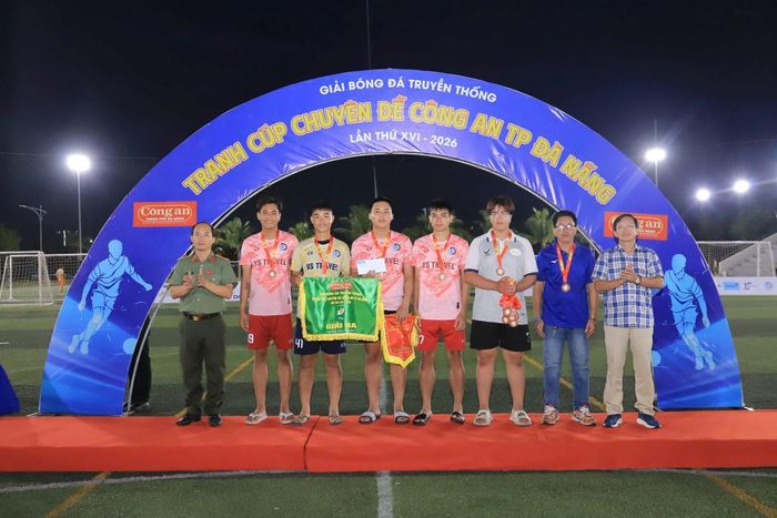 Giải Ba thuộc về Quảng cáo Phát Đạt