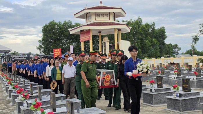 Lễ truy điệu và an táng 5 hài cốt liệt sĩ được tìm kiếm, quy tập tại khu vực Gò Tràm.