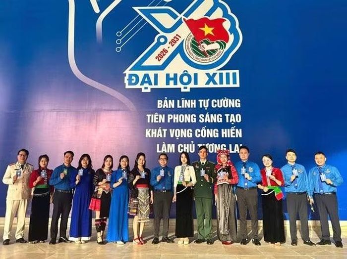 Đại úy Quàng Anh Quân cùng Đoàn đại biểu tỉnh Điện Biên tham gia Đại hội Đại biểu toàn quốc Đoàn TNCS Hồ Chí Minh lần thứ XIII, tại Hà Nội.