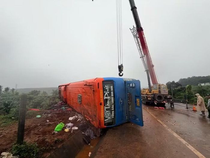 Hiện trường vụ tai nạn khiến 4 người tử vong. Ảnh: Văn Ngọc