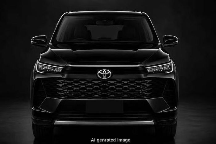 Các phiên bản hybrid xăng sử dụng động cơ đốt trong kết hợp với một mô-tơ điện và pin Ni-MH. Công suất hệ thống kết hợp là 183,7 mã lực. Mô-men xoắn cực đại là 188Nm từ động cơ đốt trong và 206Nm từ động cơ điện. Các phiên bản Innova Cross hybrid có chế độ EV và các chế độ lái Eco, Normal và Power. Các phiên bản này được trang bị hộp số e-CVT.