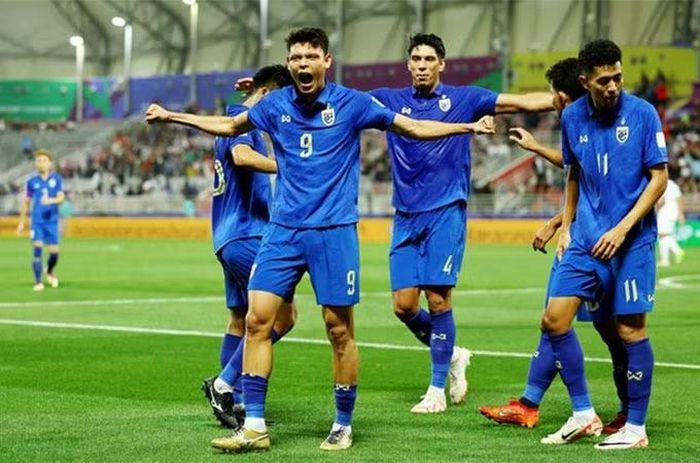 Tuy nhiên, Thairath cho rằng FIFA ASEAN Cup mới là phép thử đáng chú ý hơn. Thái Lan dự kiến có lực lượng mạnh nhất trong FIFA Days, với sự trở lại của nhiều trụ cột như Chanathip, Bunmathan, Supachok...