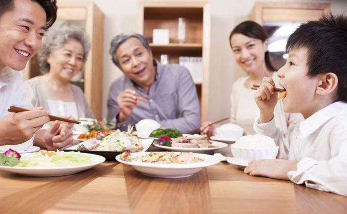 Đối với gia đình, thời gian ăn tối là khoảnh khắc quý giá nhất trong ngày. (Ảnh: ITN).