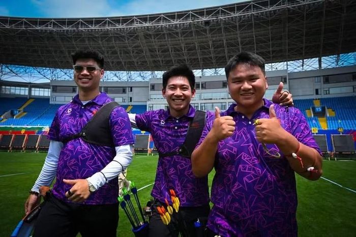 3 tuyển thủ Nguyễn Hoàng Phi Vũ, Lê Quốc Phong và Nguyễn Duy giành Huy chương Đồng cúp bắn cung thế giới 2026. Ảnh: INT
