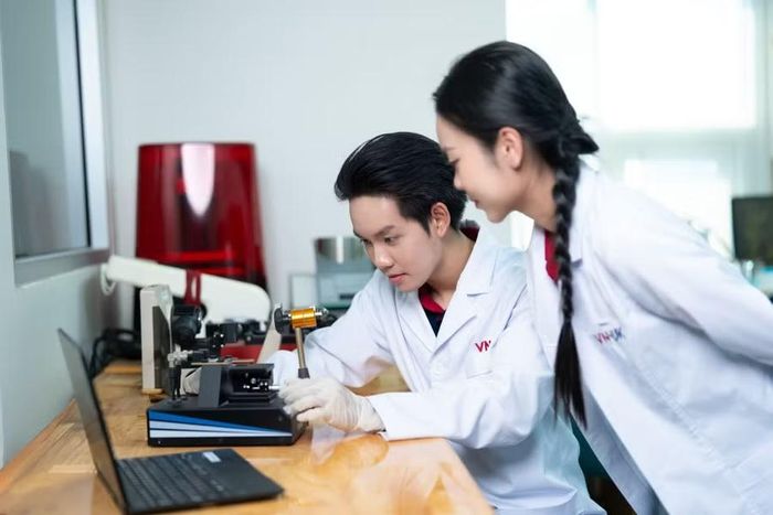 Sinh viên Viện Nghiên cứu và Đào tạo Việt - Anh, Đại học Đà Nẵng. Ảnh: VNUK.