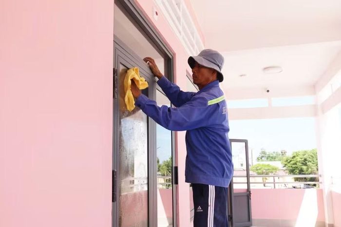 Các trường hoàn thiện những công đoạn cuối cùng để chuẩn bị cho lễ khánh thành và khai giảng năm học mới.