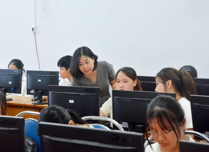 Sinh viên Trường CĐ Thương mại (Đà Nẵng) tham gia cuộc thi Kế toán số.