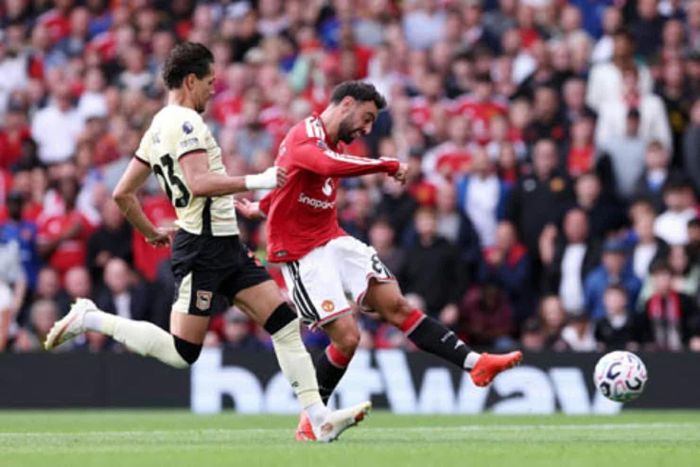 Bruno Fernandes không chỉ ghi hat-trick mà anh còn kiến tạo cho đồng đội lập công. (Nguồn: Premier League)