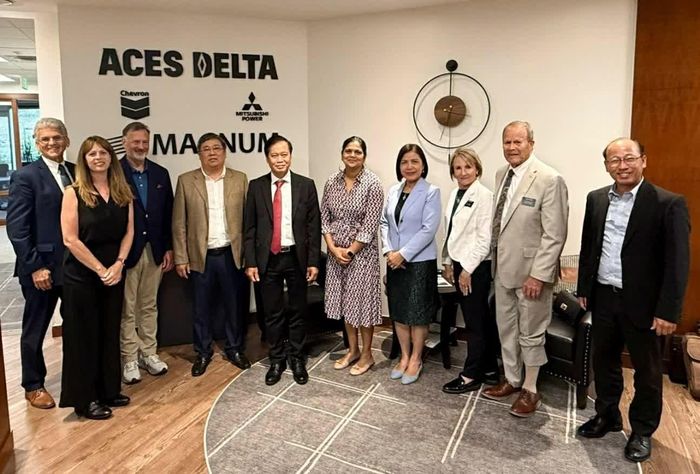 Đoàn công tác thăm Dự án năng lượng ACES Delta, một trong những tổ hợp công ty sản xuất và lưu trữ hydro xanh lớn trên thế giới - TP. Salt Lake, ngày 26/8. (Nguồn: TLS quán Việt Nam tại San Francisco)