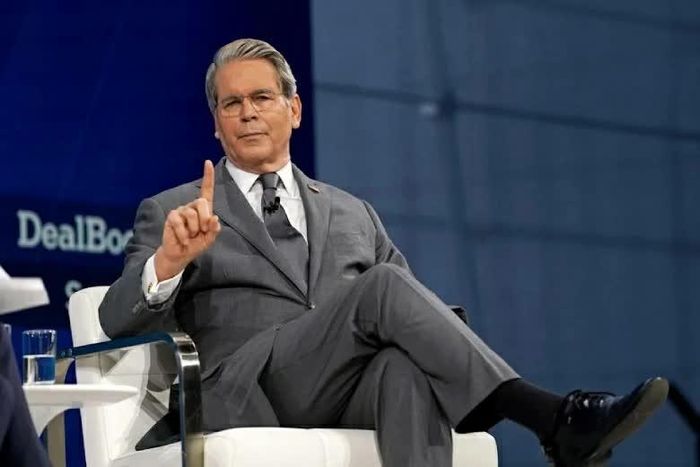 Bộ trưởng Tài chính Mỹ Scott Bessent phát biểu với báo chí tại Washington ngày 20/8. (Nguồn: Yahoo Finance)
