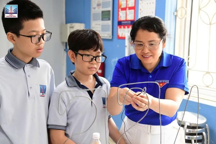 Ngày hội STEM (STEM Day) năm học 2025-2026 với chủ đề “AI and Future Learning - Trí tuệ nhân tạo và tương lai học tập”. Ảnh: NSS