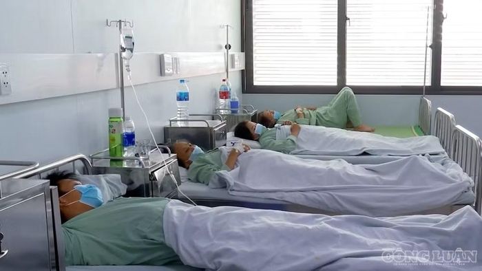 Bệnh có thể chuyển nặng ngay cả khi người bệnh đã giảm sốt, khiến việc chủ quan hoặc xử trí sai cách tiềm ẩn nhiều nguy hiểm. Ảnh: Hải Yến