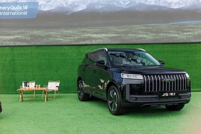 Phiên bản hybrid Jaecoo J5 SHS-H. Ảnh: OJV