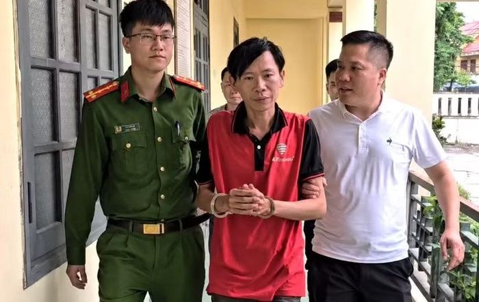 Hiền bị công an bắt giữ sau 5 năm trốn truy nã.