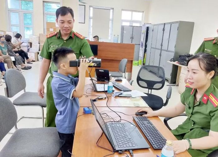 Trẻ em được cấp Căn cước. Ảnh minh họa.