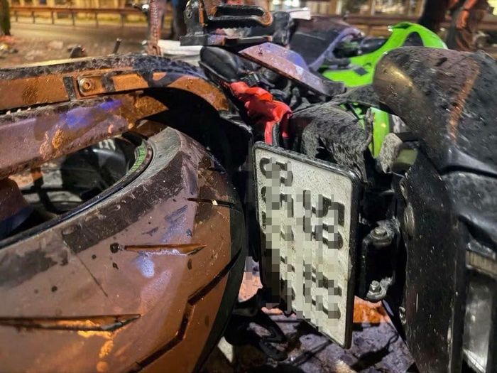 Hiện trường vụ tai nạn khiến Biker Út Lụi tử vong. Ảnh: Trung tâm 115 Khánh Hòa.