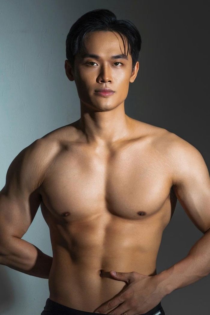 Hình thể của Trần Tiến Dũng trước ngày thi nam vương quốc tế.