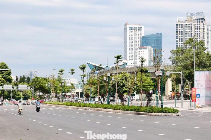 Với quy mô 8 làn xe, tuyến đường tạo nên trục giao thông rộng rãi giữa khu vực nội đô đông đúc, tăng khả năng kết nối trên Vành đai 1.