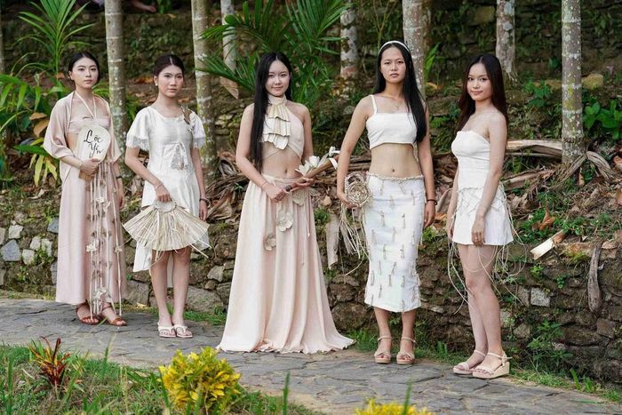 Sinh viên DTU trình diễn với Resort Collection