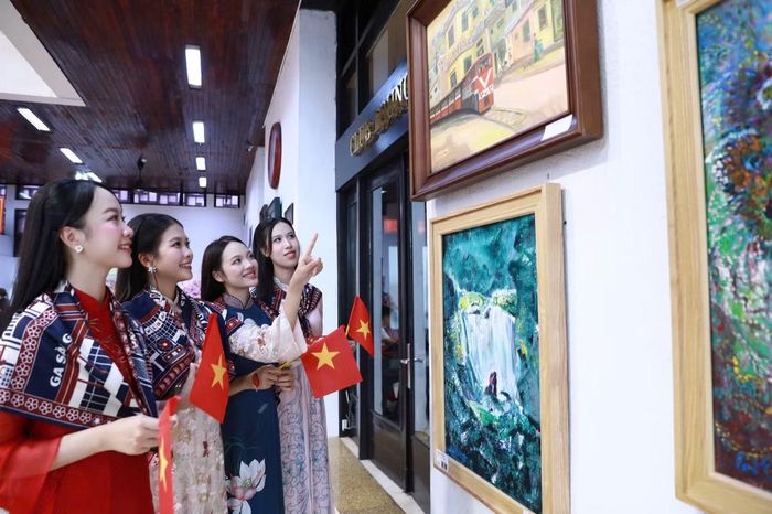 Triển lãm được tổ chức nhân dịp nhiều ngày lễ lớn và những dấu mốc lịch sử của đất nước như kỷ niệm Cách mạng Tháng Tám, Quốc khánh 2/9, Ngày Giải phóng Thủ đô 10/10 và 80 năm Ngày truyền thống ngành Đường sắt Việt Nam (21/10/1946-21/10/2026).