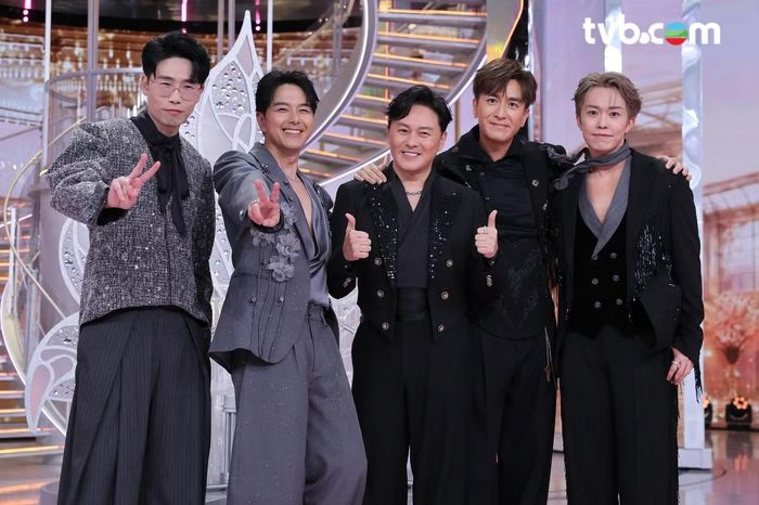 Tối 30/8, chung kết cuộc thi Hoa hậu Hong Kong 2026 diễn ra tại TVB City với chiến thắng thuộc về cô gái 26 tuổi Viên Ti Hành (Bernice Yuen). Nhiều nghệ sĩ, diễn viên thuộc TVB, người đẹp, hoa hậu từng tham gia cuộc thi cũng góp mặt.