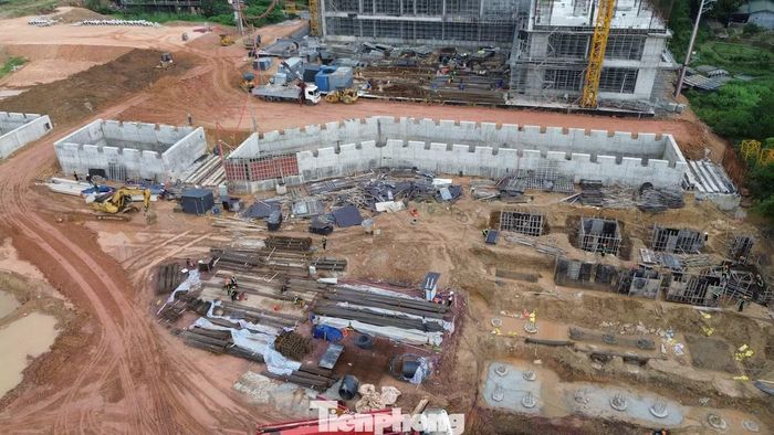 Dự án Nhà ở xã hội TNG Việt Bắc (phường Tích Lương) gồm 2 tòa chung cư cao 22 tầng với tổng mức đầu tư hơn 1.230 tỷ đồng. Dự án có 1.029 căn hộ nhà ở xã hội và 26 căn nhà ở thương mại liền kề.