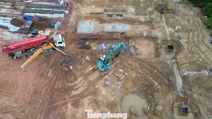 Hiện nay, chủ đầu tư đang đẩy nhanh tiến độ dự án. Đến ngày 31/8, công trình đã xây dựng đến tầng 3, dự kiến sẽ hoàn thành và bàn giao vào quý 3/2028.
